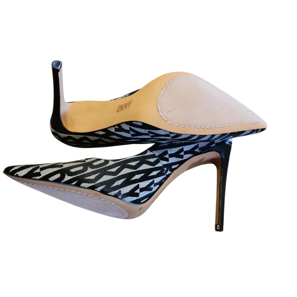 NEW DKNY Embossed Stiletto 4" Heel - Picture 5 of 8